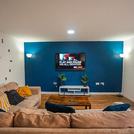 Private And Spacious 2 Bedroom House - Free Parking! Cardiff Kültér fotó