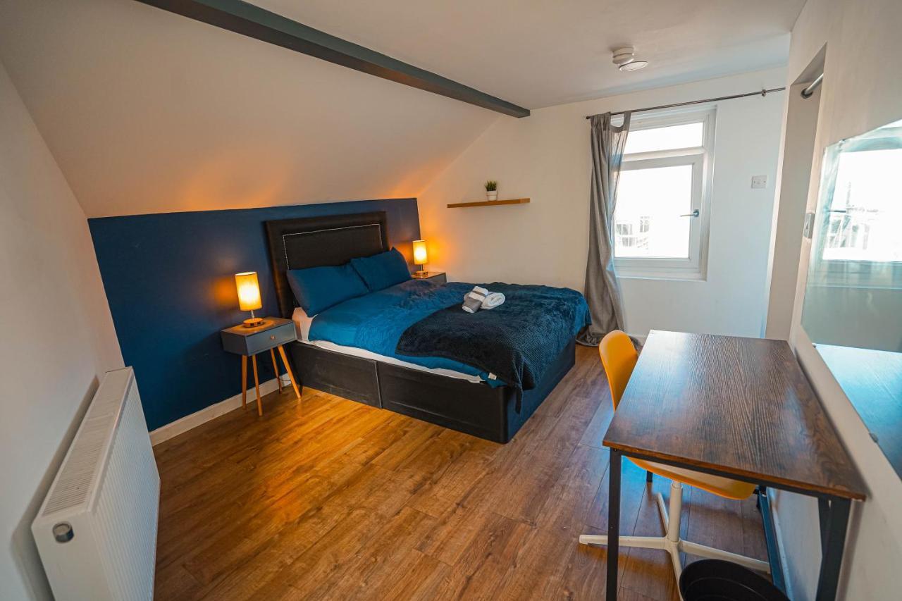 Private And Spacious 2 Bedroom House - Free Parking! Cardiff Kültér fotó