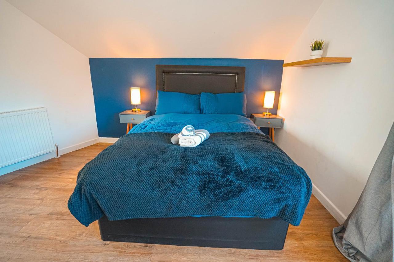Private And Spacious 2 Bedroom House - Free Parking! Cardiff Kültér fotó