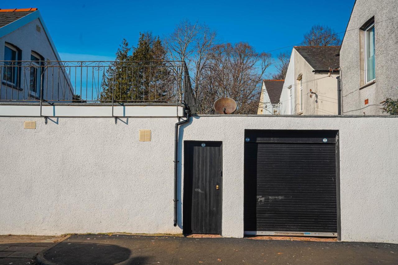 Private And Spacious 2 Bedroom House - Free Parking! Cardiff Kültér fotó