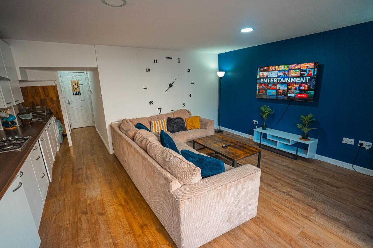 Private And Spacious 2 Bedroom House - Free Parking! Cardiff Kültér fotó