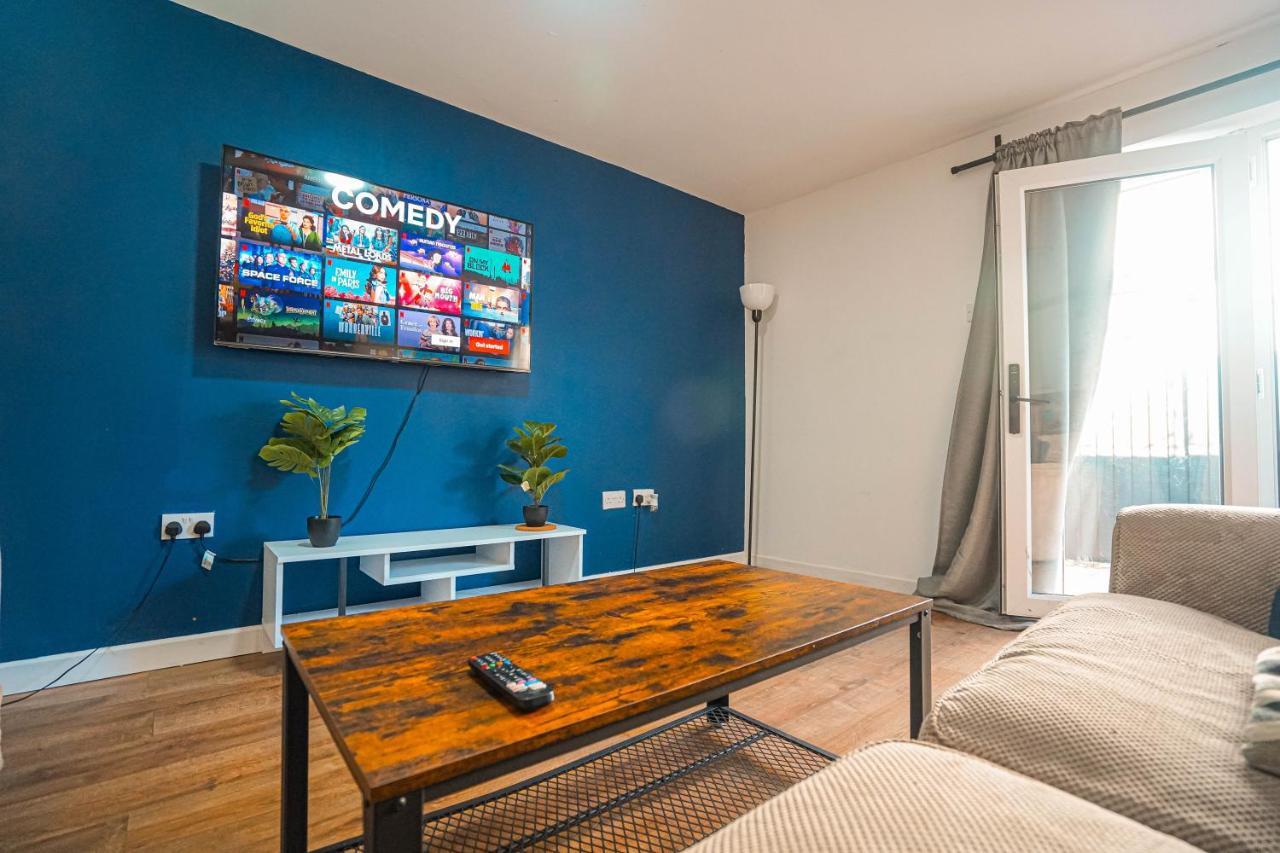 Private And Spacious 2 Bedroom House - Free Parking! Cardiff Kültér fotó